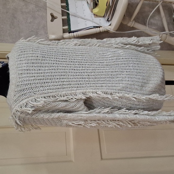 "FCY WITH LOVE" SZ. 2x, 100%acrylic, off-white, cable-knit, fringed sweater. - Picture 4 of 16